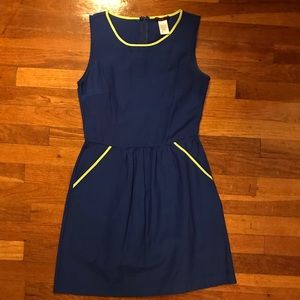 Marc dress w neon piping and pockets